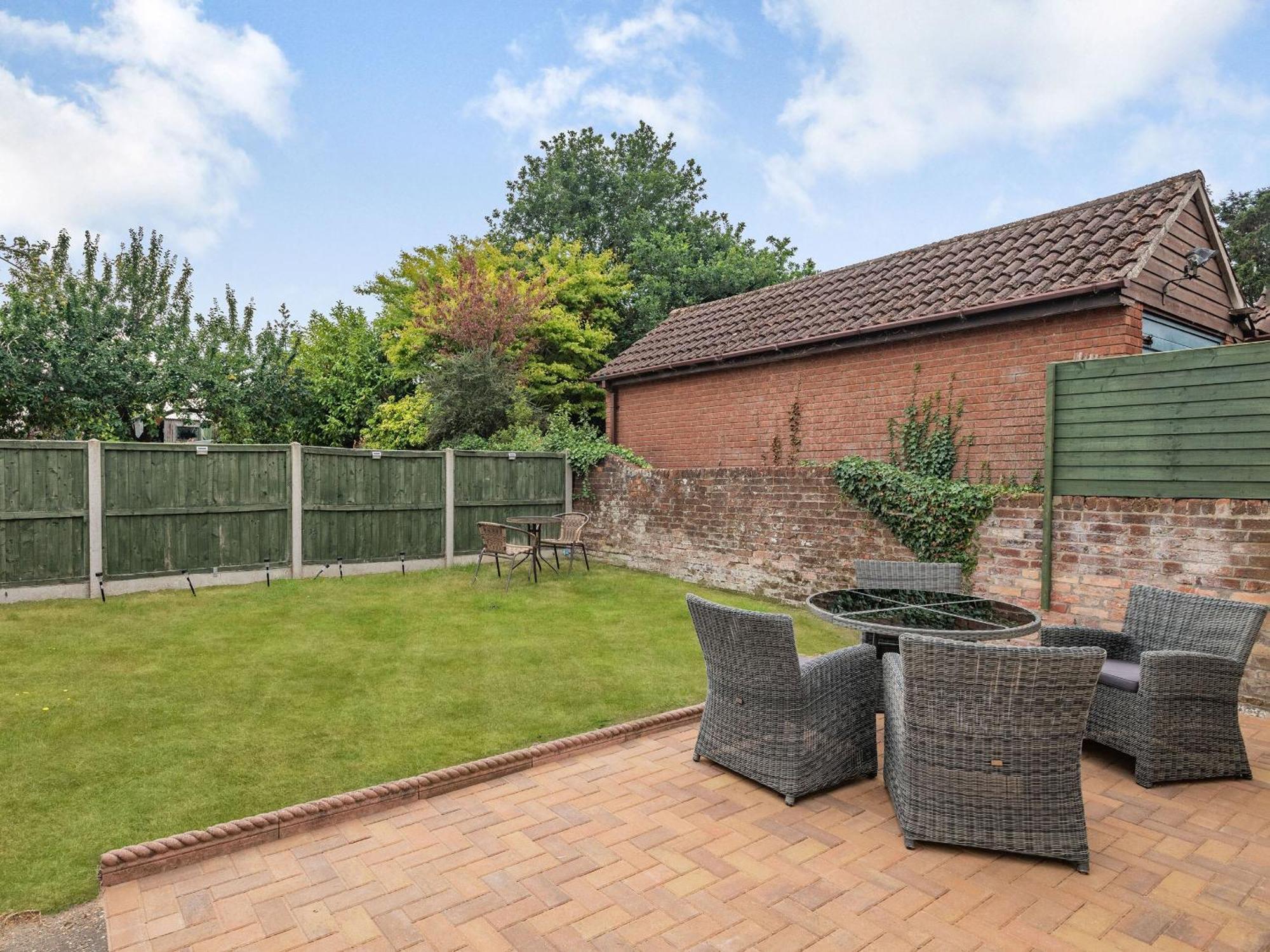 Managers Cottage Loddon Exterior photo
